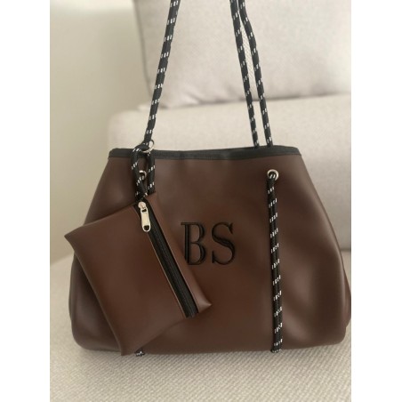 Cartera Standard color Marrón oscuro en Ecocuero con portacosméticos