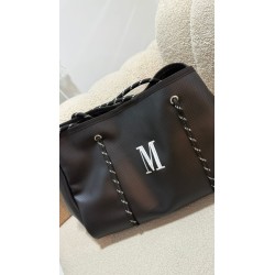 Cartera Standard color Negro en Ecocuero con portacosméticos