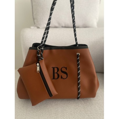 Cartera Standard color Tabaco en Ecocuero con portacosméticos